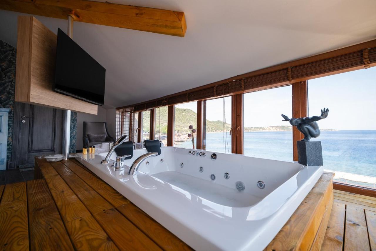 Assos Troy Port Hotel Bagian luar foto