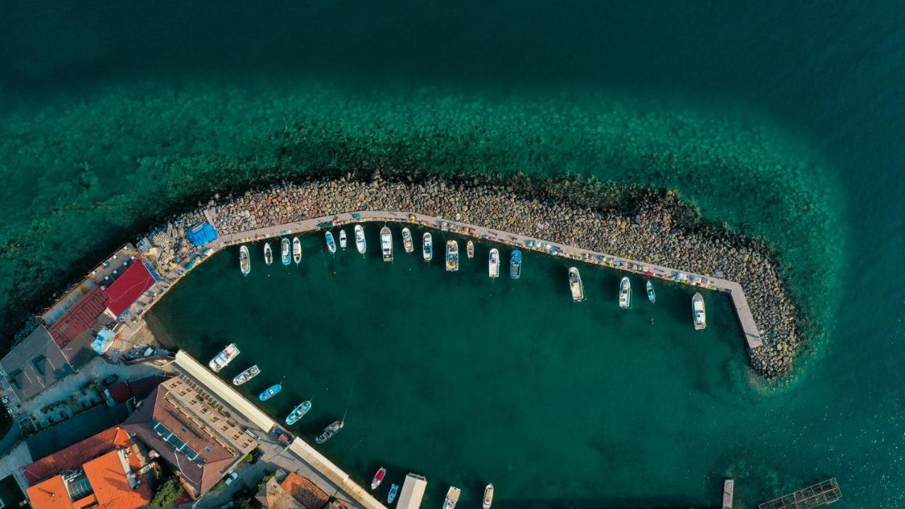 Assos Troy Port Hotel Bagian luar foto