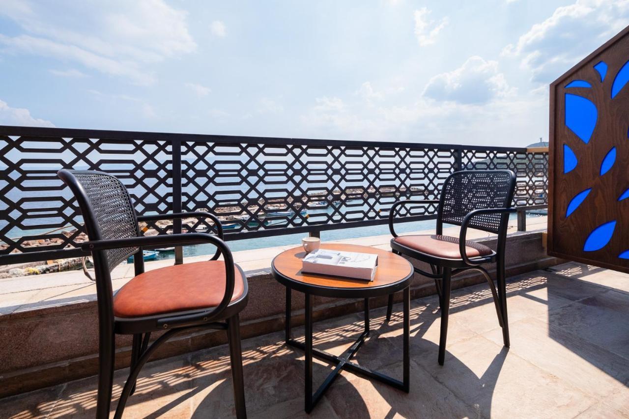 Assos Troy Port Hotel Bagian luar foto